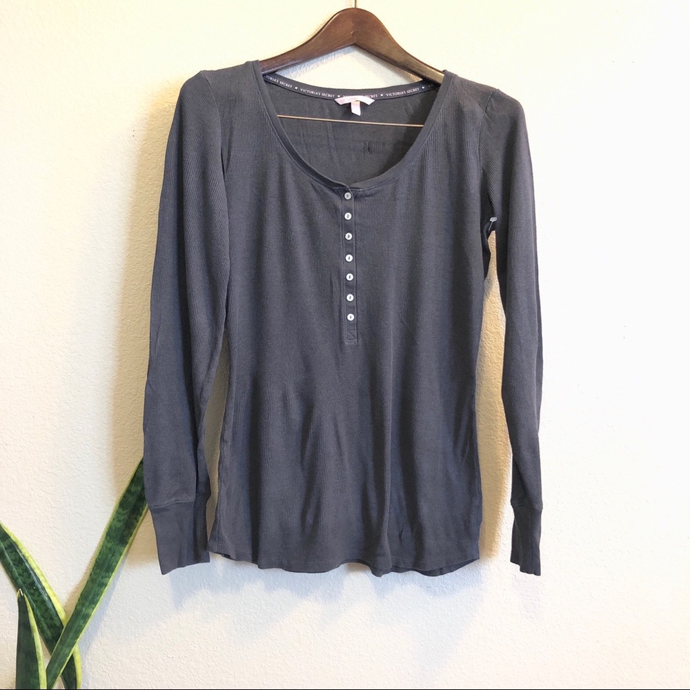 🛍 Gray Sleep Top